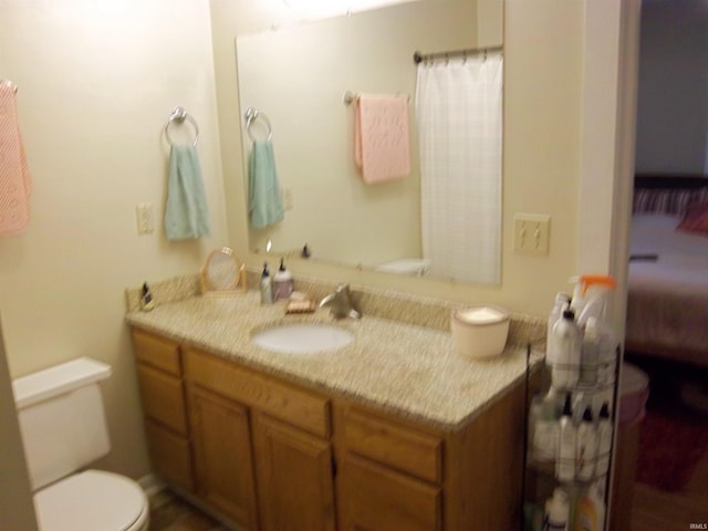 917 N Maple St, Bloomington, IN 47404 - full bath featuring vanity and toilet