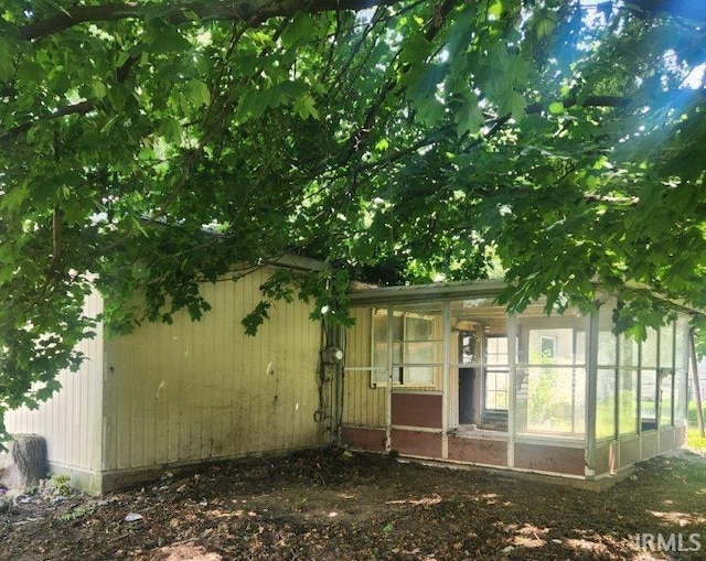 1823 Cambridge Dr, Warsaw, IN 46580 - view of side of property featuring a sunroom