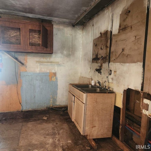 1823 Cambridge Dr, Warsaw, IN 46580 - basement with a sink