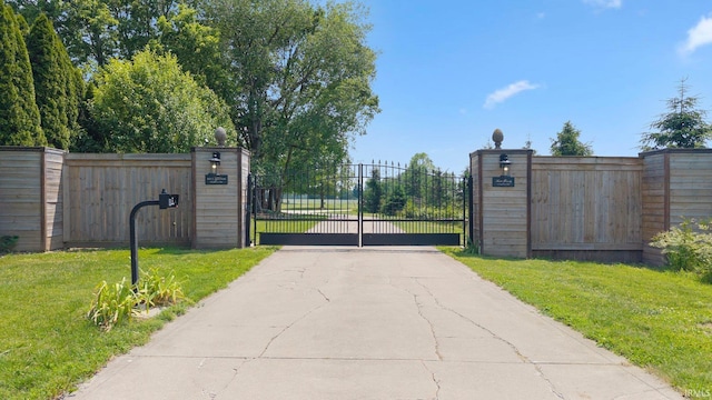 3631 E Pierceton Rd, Warsaw, IN 46580 - view of gate