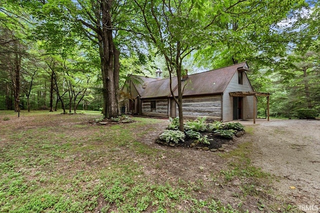 3911 Kings Ridge Rd, Mitchell, IN 47446 - view of side of property with dirt driveway