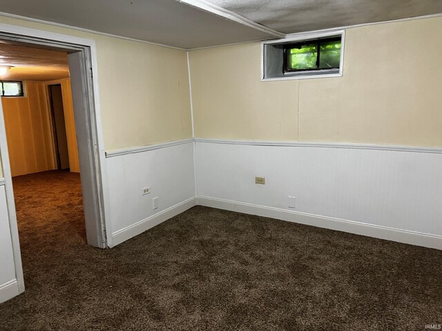 1026 E Wayne St, South Bend, IN 46617 - empty room with dark colored carpet