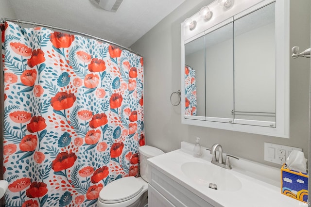 2770 N Baers Ct, Monticello, IN 47960 - full bath featuring vanity and curtained shower