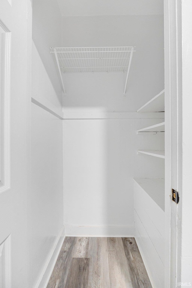 1409 Oakland St, Fort Wayne, IN 46808 - walk in closet featuring wood finished floors