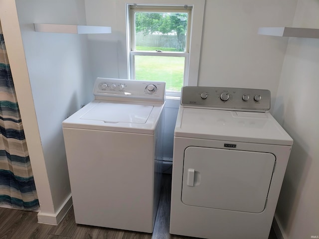 607 W 4th St, North Manchester, IN 46962 - laundry room featuring separate washer and dryer and dark wood finished floors