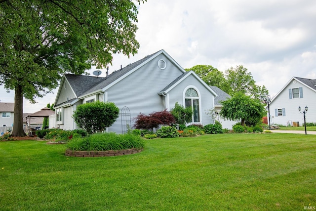 22885 Stonebrier Dr, Elkhart, IN 46514 - view of front of home with a front yard