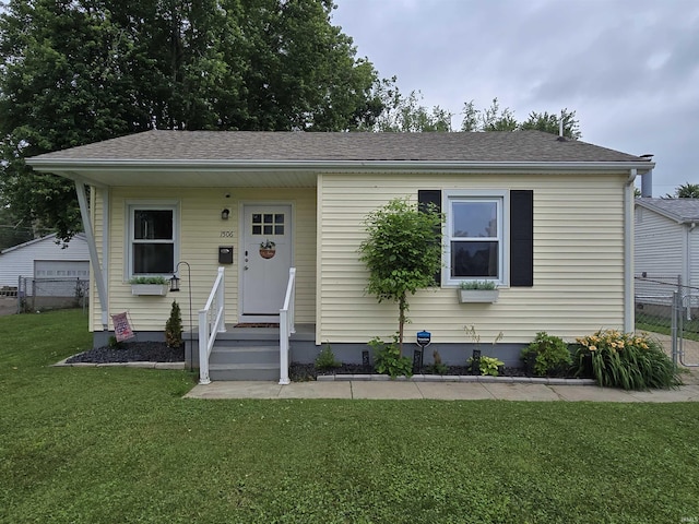 1506 Cass Ave, Evansville, IN 47714 - bungalow-style house featuring roof with shingles