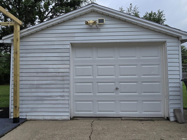 1506 Cass Ave, Evansville, IN 47714 - view of detached garage