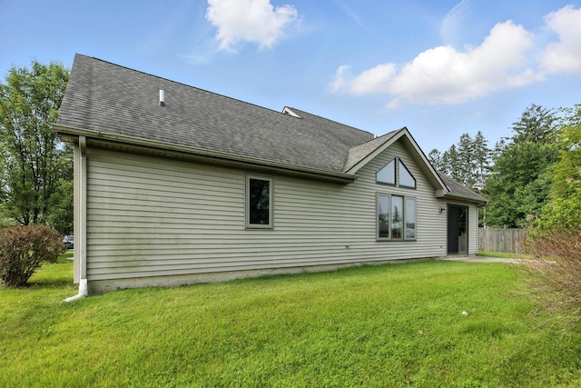 5130 Windy Knoll Ct, Fort Wayne, IN 46809 - rear view of house with a shingled roof
