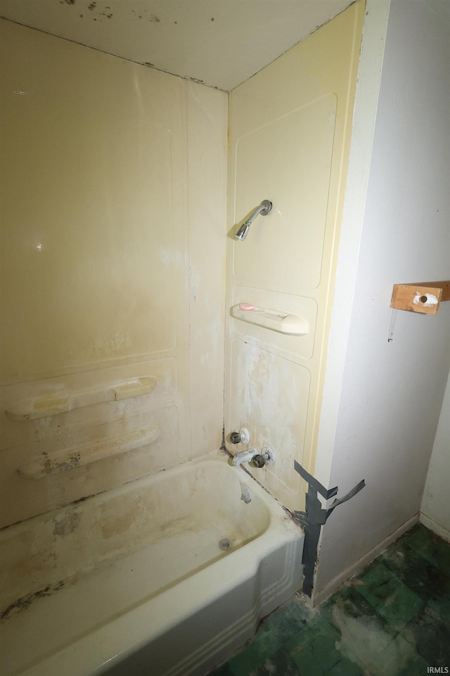 310 W Elm St, Millersburg, IN 46543 - bathroom with shower / tub combination