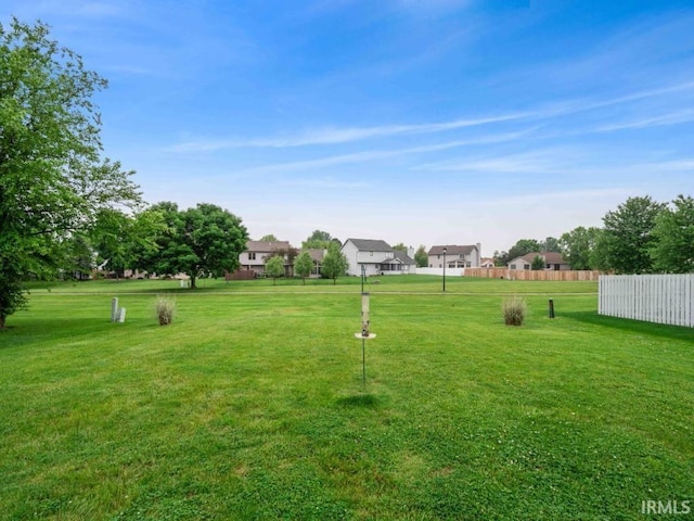 624 Diamond Point Pl, Fort Wayne, IN 46804 - view of yard