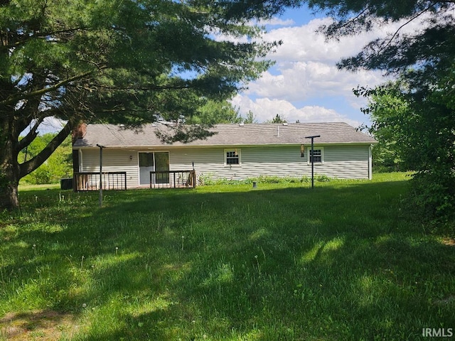 5924 S 300 E 57 Rd, Churubusco, IN 46723 - rear view of house with a yard