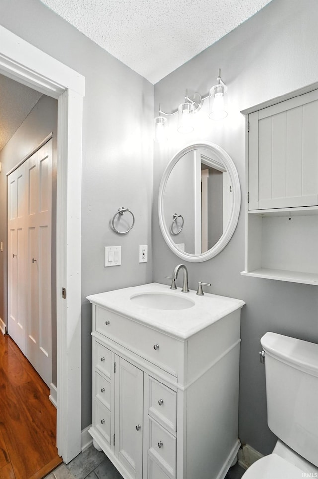 6514 Meadow Wood Pl, Fort Wayne, IN 46825 - bathroom featuring vanity and a textured ceiling