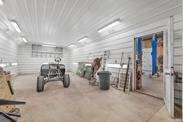 17818 Amstutz Rd, Leo, IN 46765 - view of garage