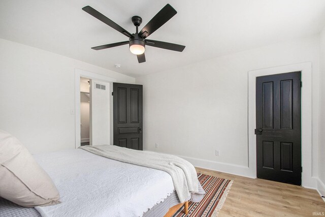 507 W Marion St, South Bend, IN 46601 - bedroom featuring light wood-style flooring and a ceiling fan