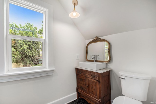 507 W Marion St, South Bend, IN 46601 - bathroom with vaulted ceiling and vanity