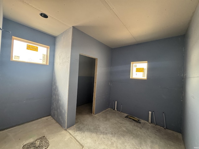 9942 Gala Cv, Fort Wayne, IN 46835 - unfurnished bedroom featuring multiple windows