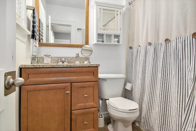 909 Independence St, Elkhart, IN 46514 - bathroom featuring vanity and curtained shower