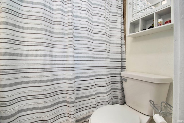 909 Independence St, Elkhart, IN 46514 - bathroom featuring toilet