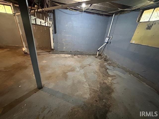 414 Klinger Ave, Plymouth, IN 46563 - view of below grade area