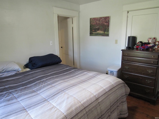 126 W W Blvd, Kokomo, IN 46902 - bedroom featuring wood finished floors