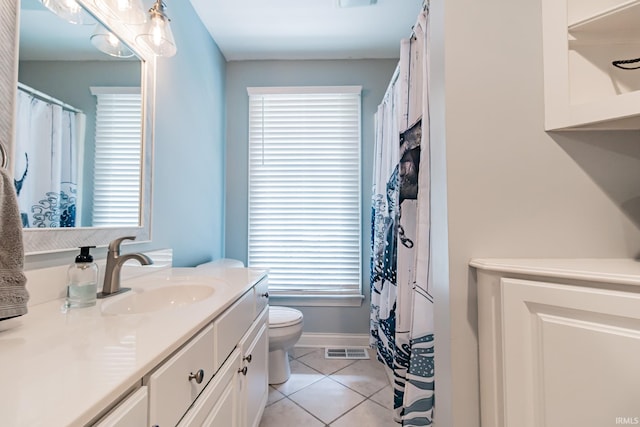 2200 E Boonville New Harmony Rd, Evansville, IN 47725 - full bath with vanity and tile patterned flooring