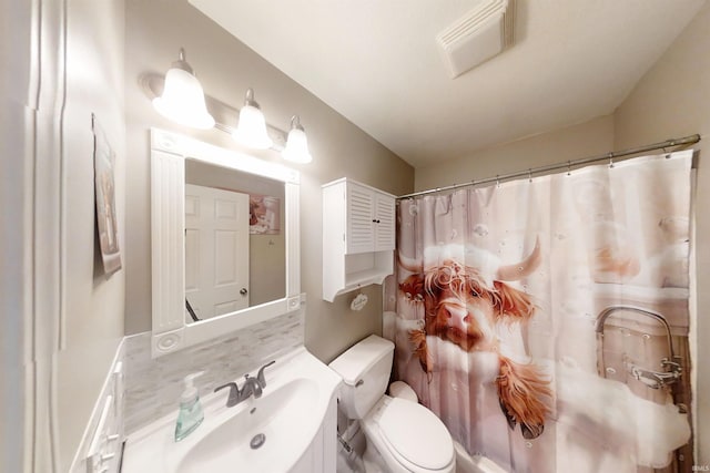 921 W Wheatfield Ln, Churubusco, IN 46723 - full bath with vanity and a shower with shower curtain