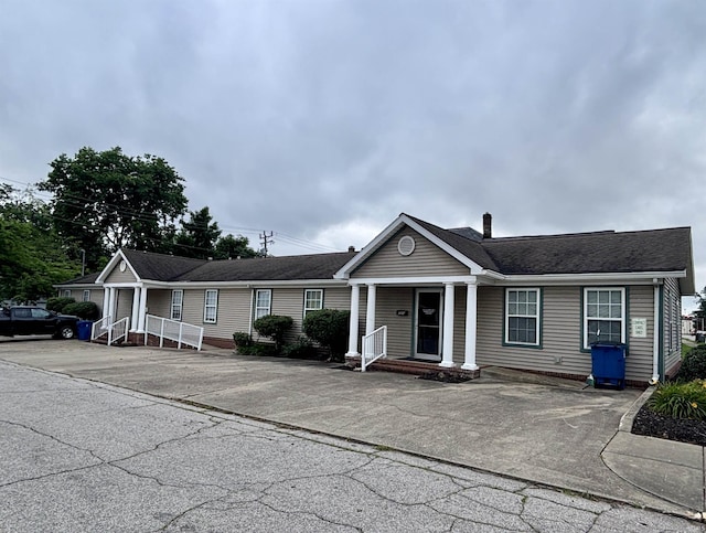 721 N 7th St, Vincennes, IN 47591 - ranch-style house with a chimney