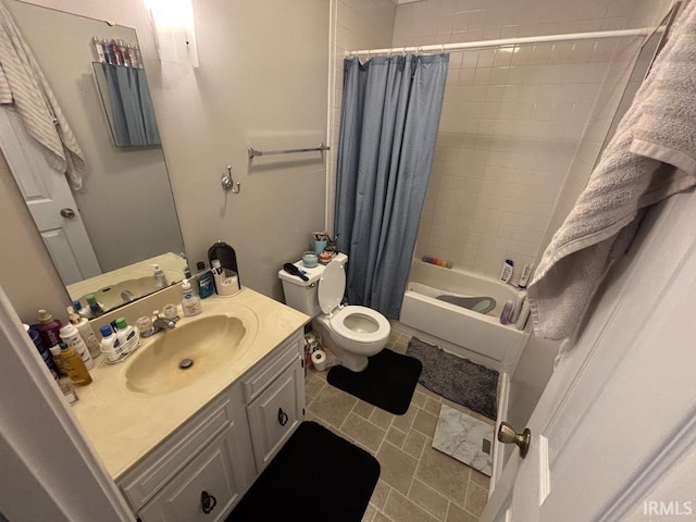 721 N 7th St, Vincennes, IN 47591 - full bathroom with vanity and shower / bath combination with curtain