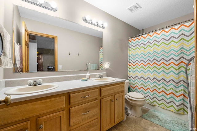 12426 Sonoma, Fort Wayne, IN 46818 - full bathroom with double vanity and a shower with shower curtain