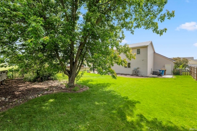 12426 Sonoma, Fort Wayne, IN 46818 - fenced backyard with a patio