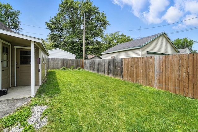 2707 Stanford Ave, Fort Wayne, IN 46808 - view of fenced backyard