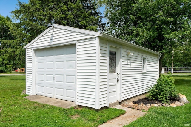 718 N Cedar St, Auburn, IN 46706 - view of detached garage