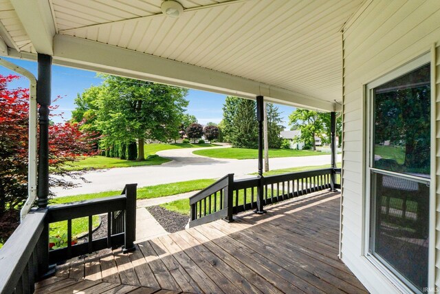 718 N Cedar St, Auburn, IN 46706 - view of porch