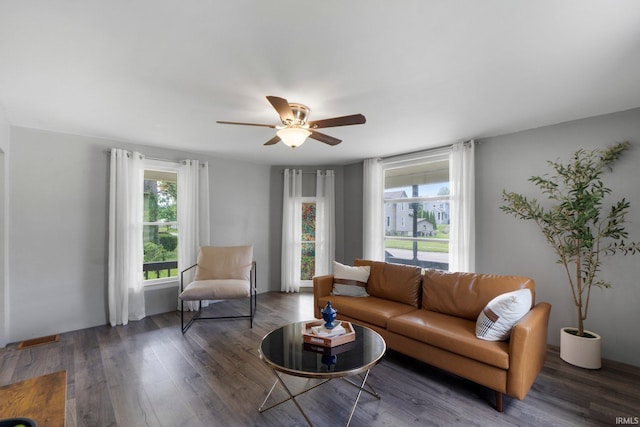 718 N Cedar St, Auburn, IN 46706 - living area with wood finished floors and ceiling fan