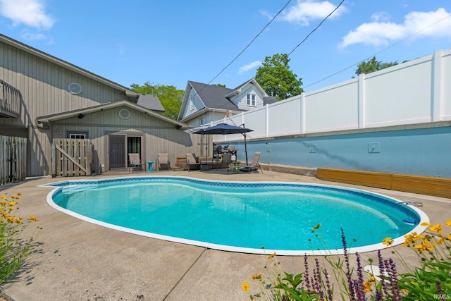 220 N Line St, Churubusco, IN 46723 - view of pool featuring a patio