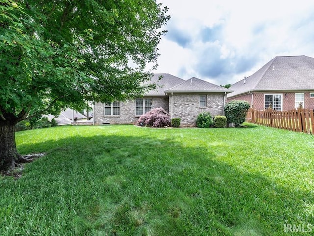805 Alyssum Dr, Evansville, IN 47712 - back of property featuring brick siding