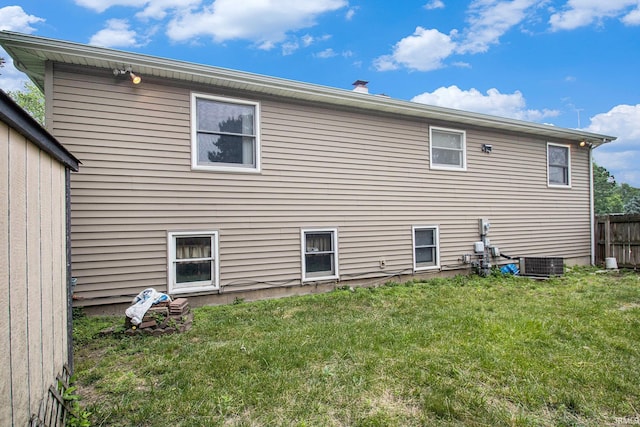 1356 Hampshire Dr, South Bend, IN 46614 - back of property