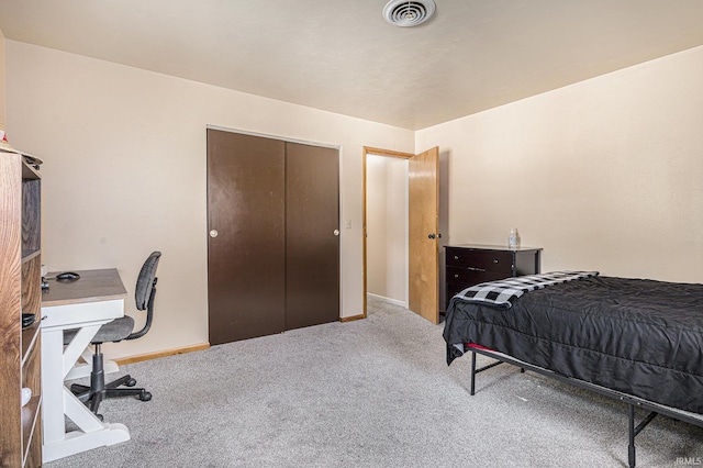 60220 Robin Hood Ln, Elkhart, IN 46517 - carpeted bedroom featuring an office area and a closet