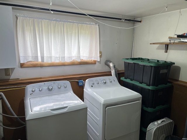 406 Twillo Run Dr, New Haven, IN 46774 - laundry area featuring washing machine and dryer
