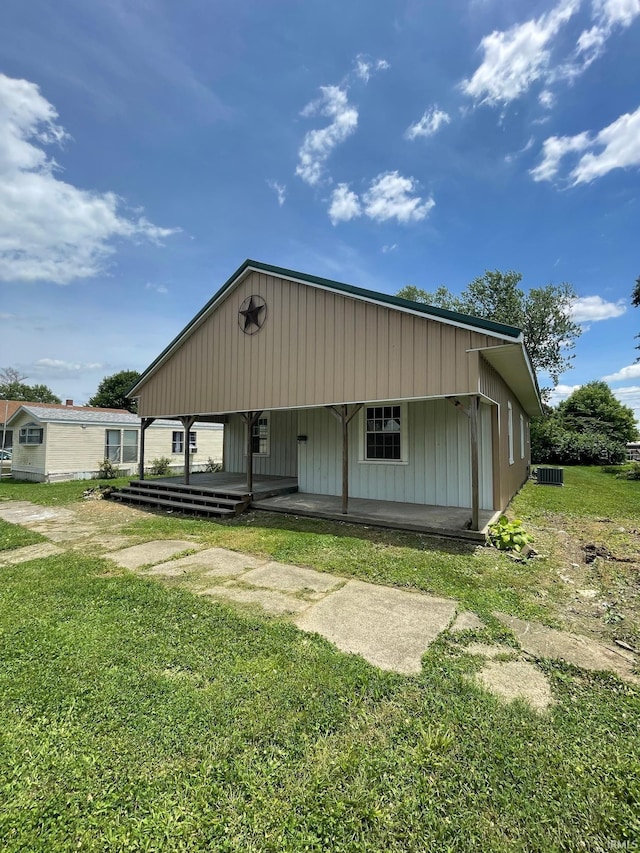 312 E 2nd St, Bicknell, IN 47512 - view of front of house with a front yard