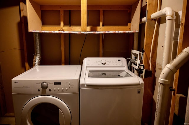 27222 Country Lake Ln, Elkhart, IN 46514 - laundry room with washer and dryer