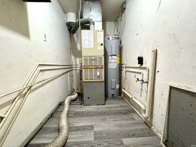 1106 W Rose St, South Bend, IN 46616 - utility room with electric water heater
