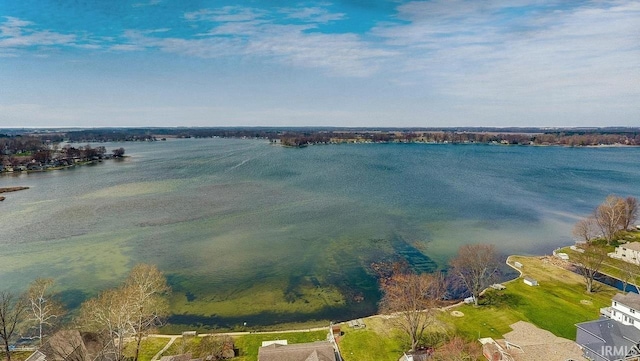 1049 Chapman Lake Dr, Warsaw, IN 46582 - drone / aerial view of a nearby body of water