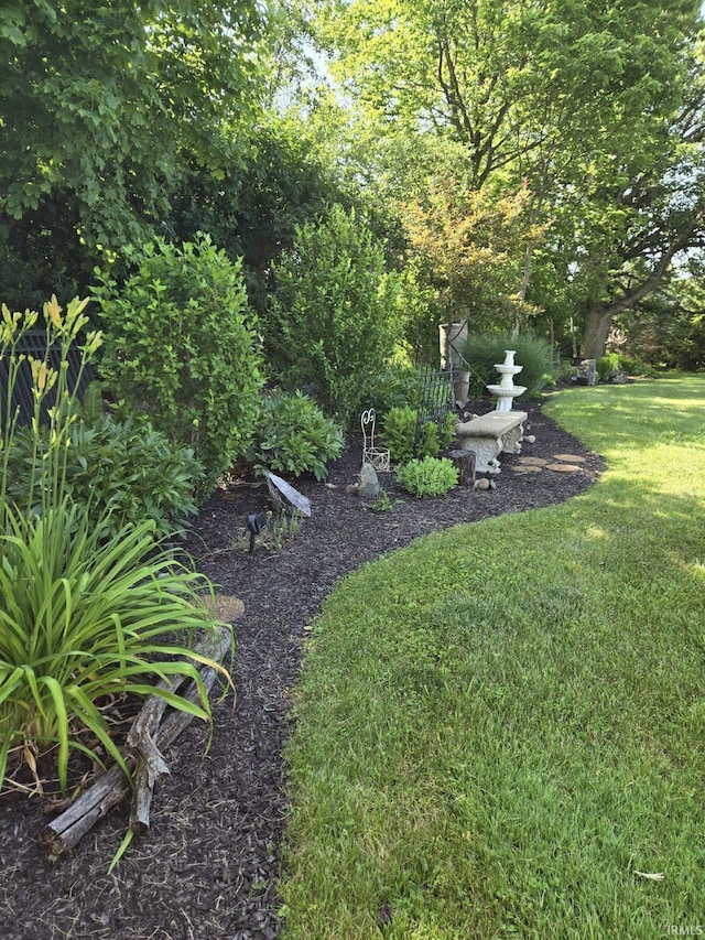 1123 E Gump Rd, Fort Wayne, IN 46845 - view of green lawn