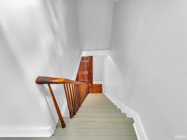1310 W Jefferson Blvd, Fort Wayne, IN 46802 - stairway with baseboards