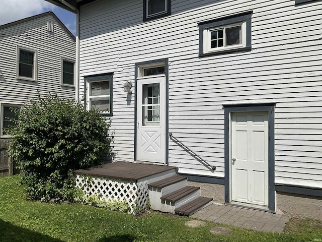 2103 Kentucky Ave, Fort Wayne, IN 46805 - view of exterior entry