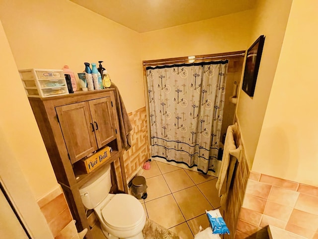 7640 Union Rd, Plymouth, IN 46563 - bathroom featuring a shower with shower curtain and tile patterned flooring