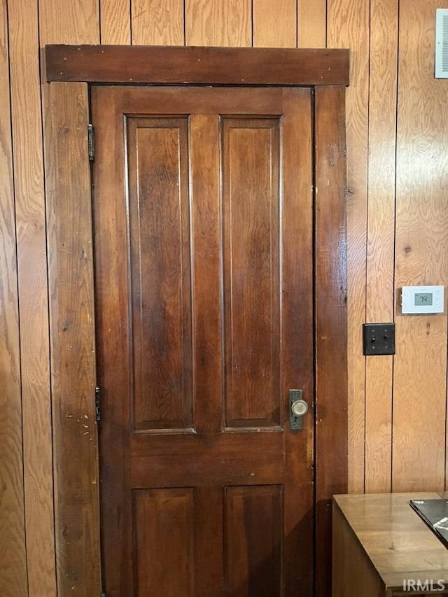 126 E Washington St, Monroe, IN 46772 - detailed view of wood walls