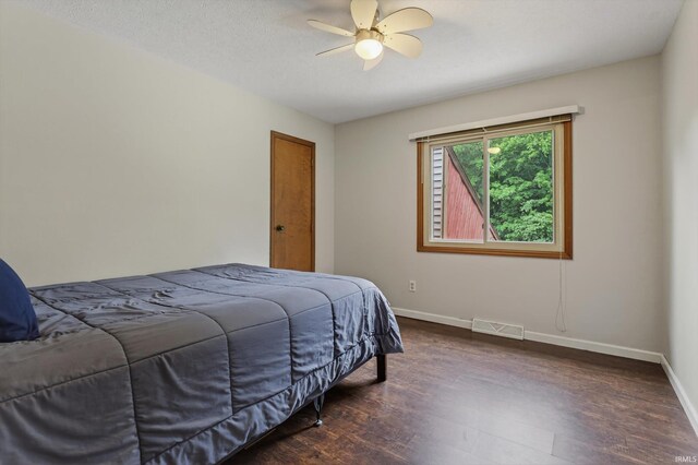 953 Handlebar Rd, Mishawaka, IN 46544 - bedroom with wood finished floors and a ceiling fan